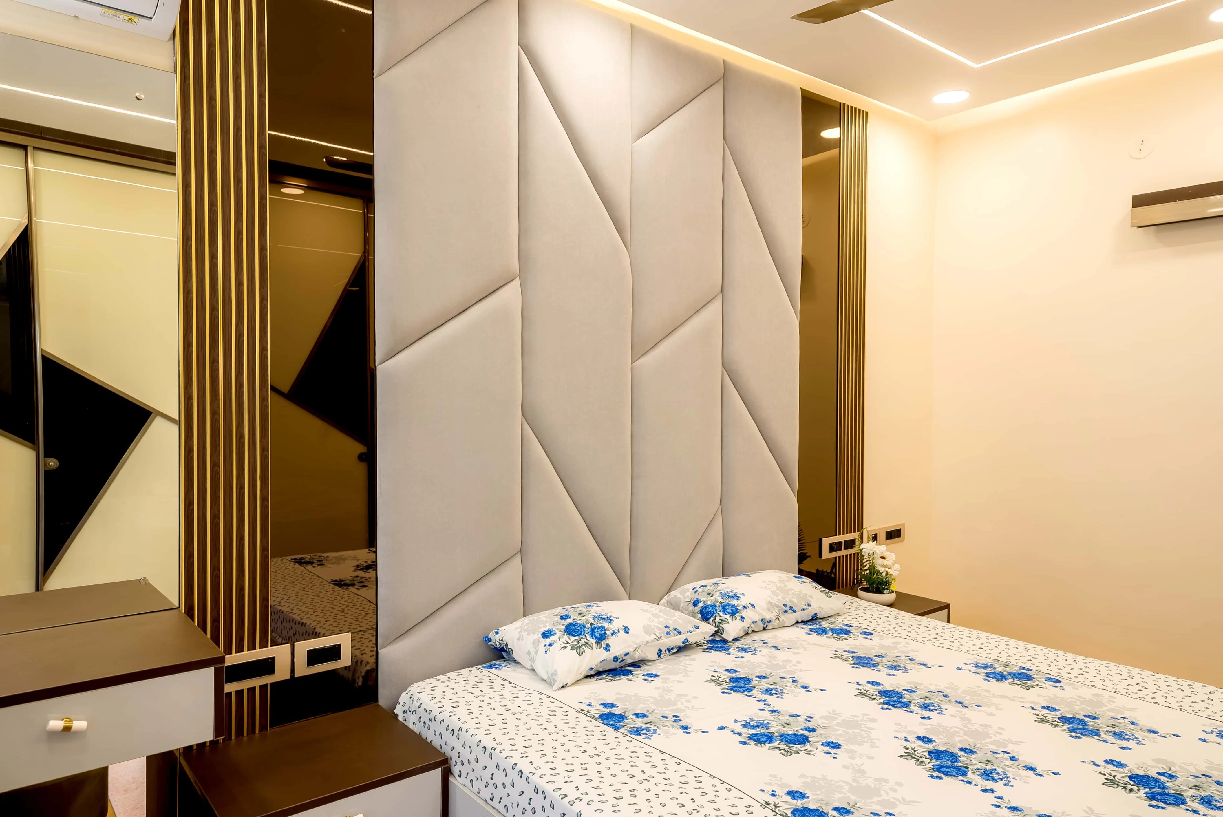 Guest bedroom interior view 4