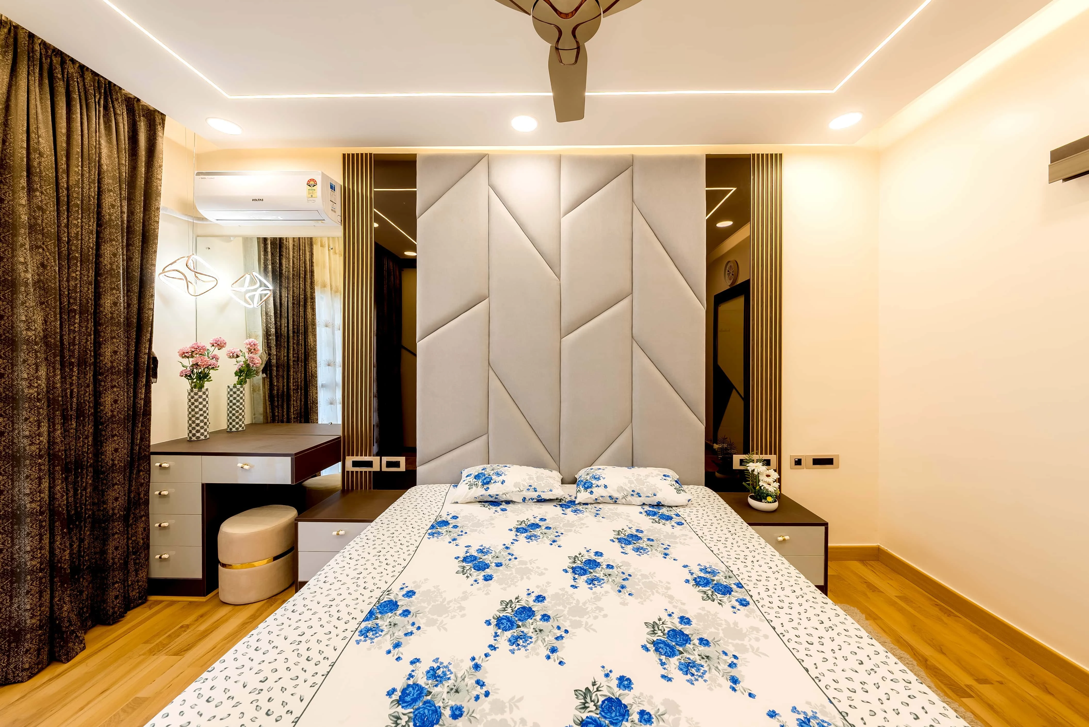 Guest bedroom interior view 6
