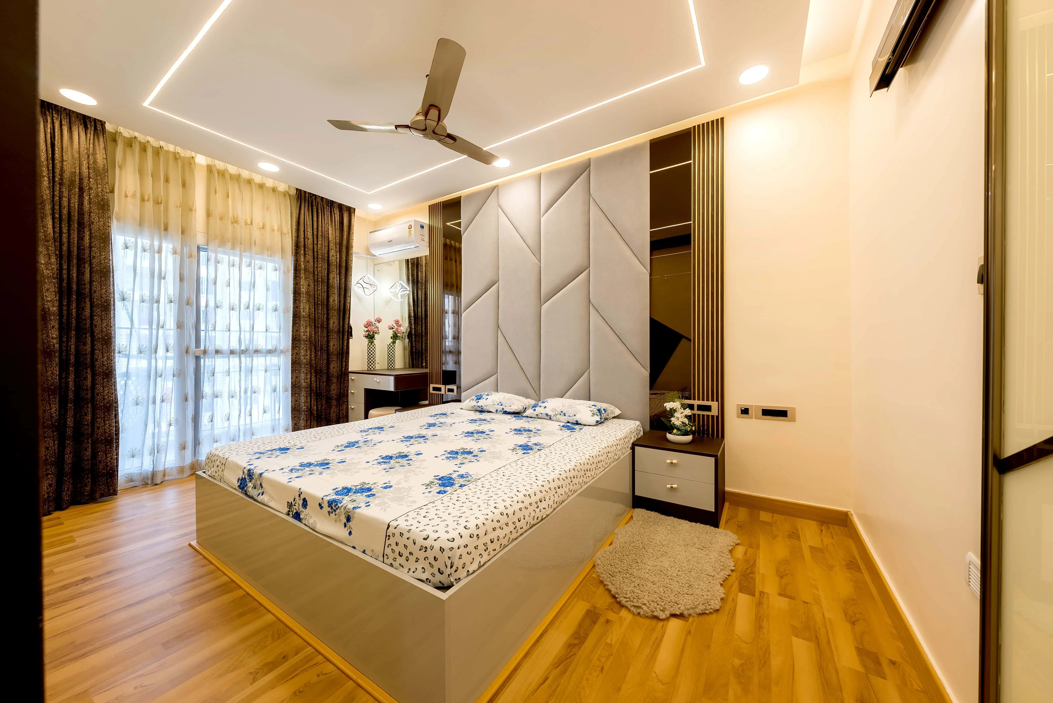 Guest bedroom interior view 7